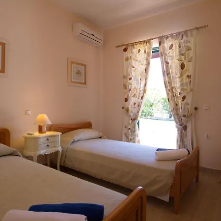 Sleeps 4 别墅 凯法米洛斯